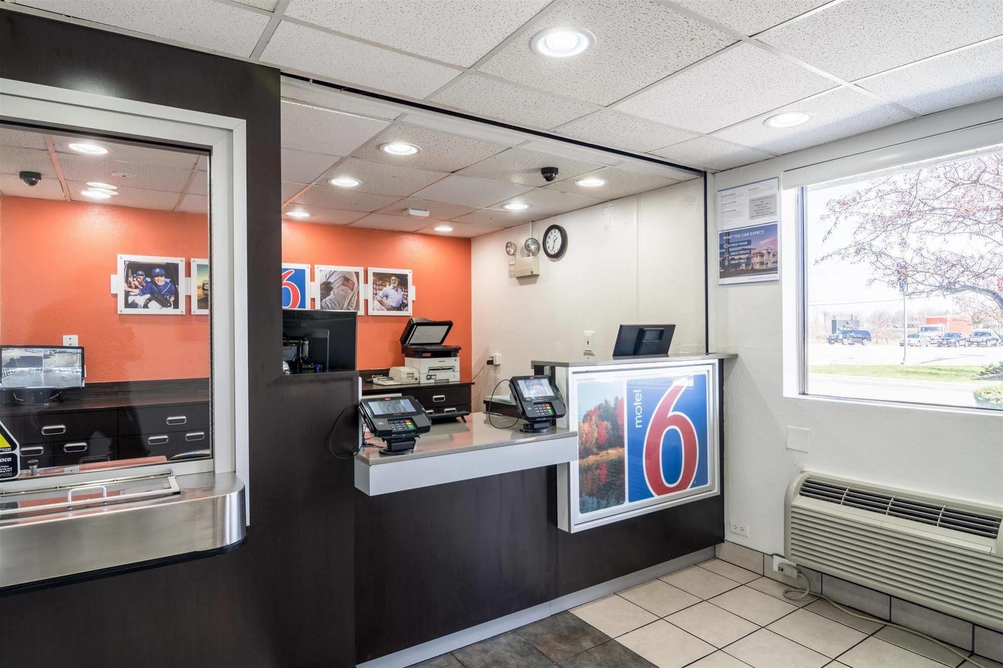 Motel 6 Chicago Southwest - Aurora Exterior foto